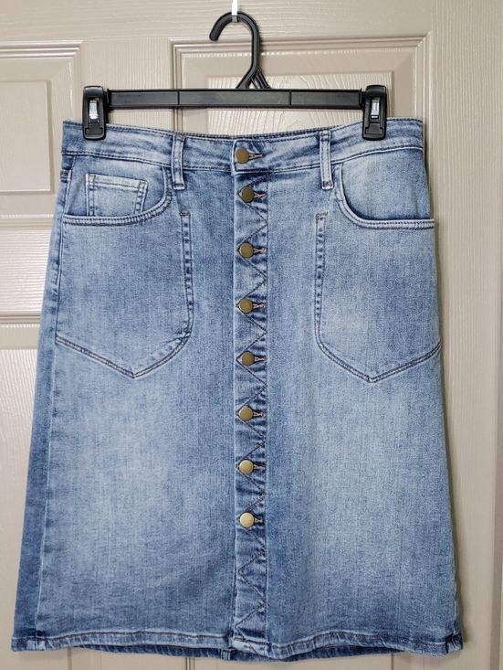 Kut from the Kloth Dresses & Skirts - Kut from the Kloth Rose Light Blue Button-Front Denim Skirt Size 8